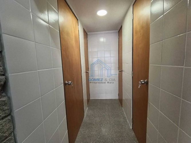 Oficina en arriendo en El Poblado, Medellín, 277 m² · foto 6 de 6