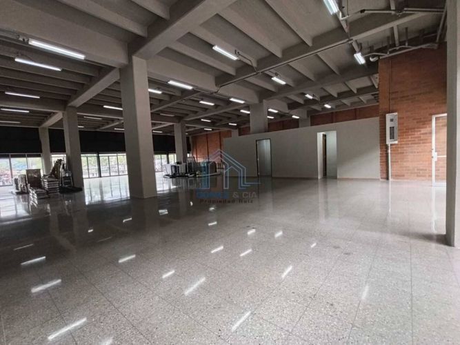 Oficina en arriendo en El Poblado, Medellín, 580 m² · foto 8 de 8