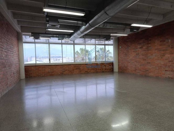 Oficina en arriendo en El Poblado, Medellín, 197 m² · foto 2 de 7