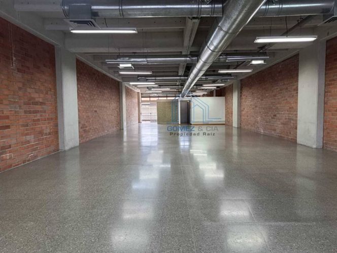 Oficina en arriendo en El Poblado, Medellín, 197 m² · foto 3 de 7