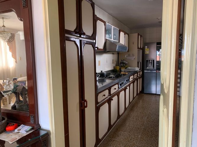 Apartamento de 5 alcobas en venta en Sotomayor, Bucaramanga, 282 m² · foto 4 de 10