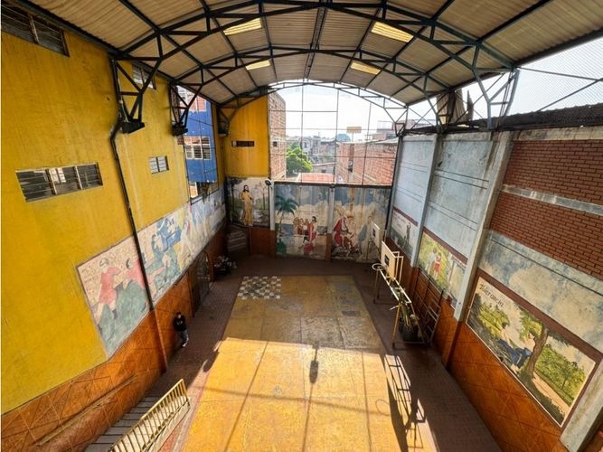 Edificio en venta en Andres Sanin, Cali, 3500 m² · foto 2 de 14