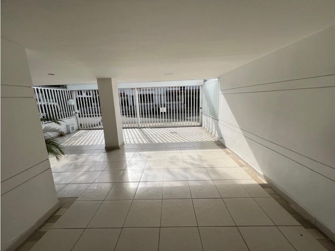 Casa de 4 alcobas en venta en Camino Real, Cali, 228 m² · foto 4 de 21