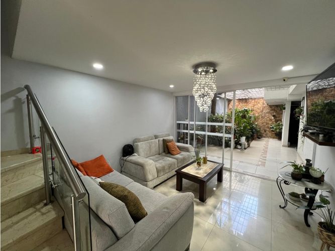 Casa de 4 alcobas en venta en Camino Real, Cali, 228 m² · foto 12 de 21