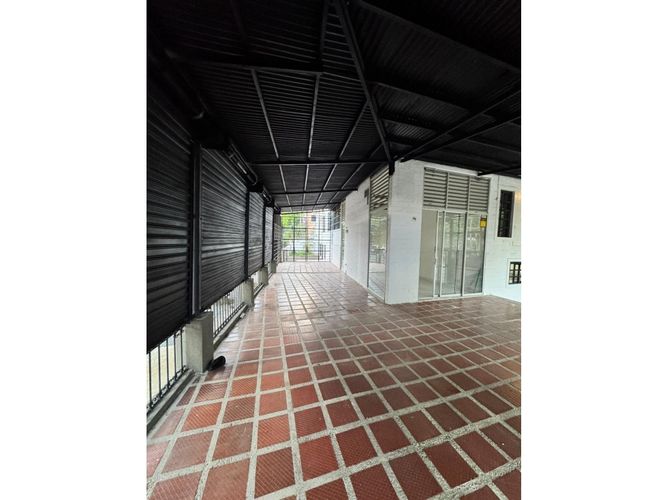 Edificio en venta en San Fernando Viejo, Cali, 240 m² · foto 3 de 17