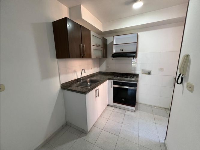 Apartamento de 2 alcobas en venta en Valle Del Lili, Cali, 54 m² · foto 3 de 13