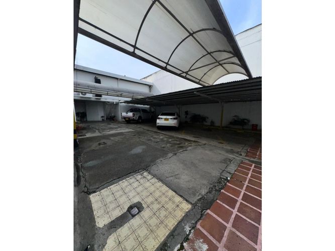 Edificio en venta en Cañaveralejo - Seguros Patria, Cali, 2260 m² · foto 4 de 14