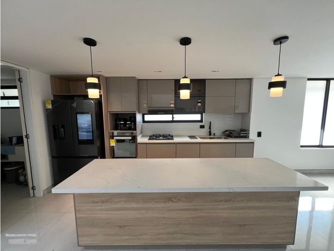 Casa de 3 alcobas en venta en Ciudad 2000, Cali, 239 m² · foto 3 de 22