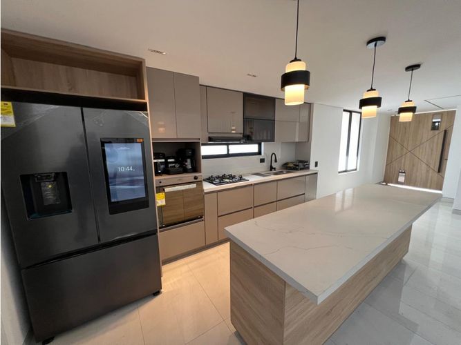 Casa de 3 alcobas en venta en Ciudad 2000, Cali, 239 m² · foto 4 de 22