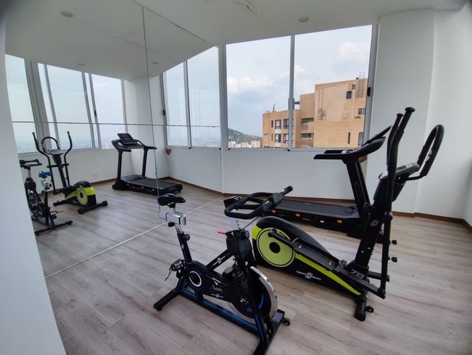 Apartamento de 3 alcobas en venta en Bellavista, Cali, 185 m² · foto 3 de 5