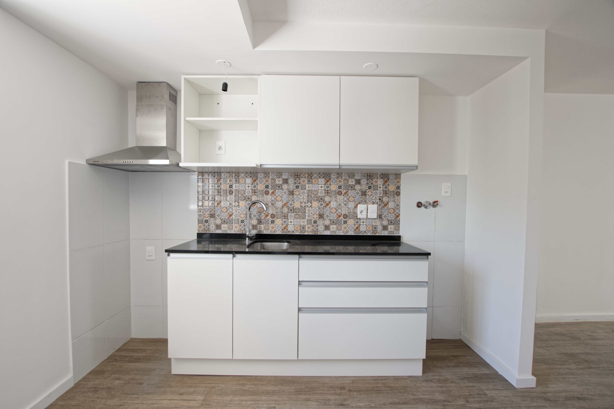 EXCLUSIVO APARTAMENTO DE 2 DORMITORIOS CON GARAGE DOBLE EN TRES CRUCES, A PASOS DEL SHOPPING. · Foto 5