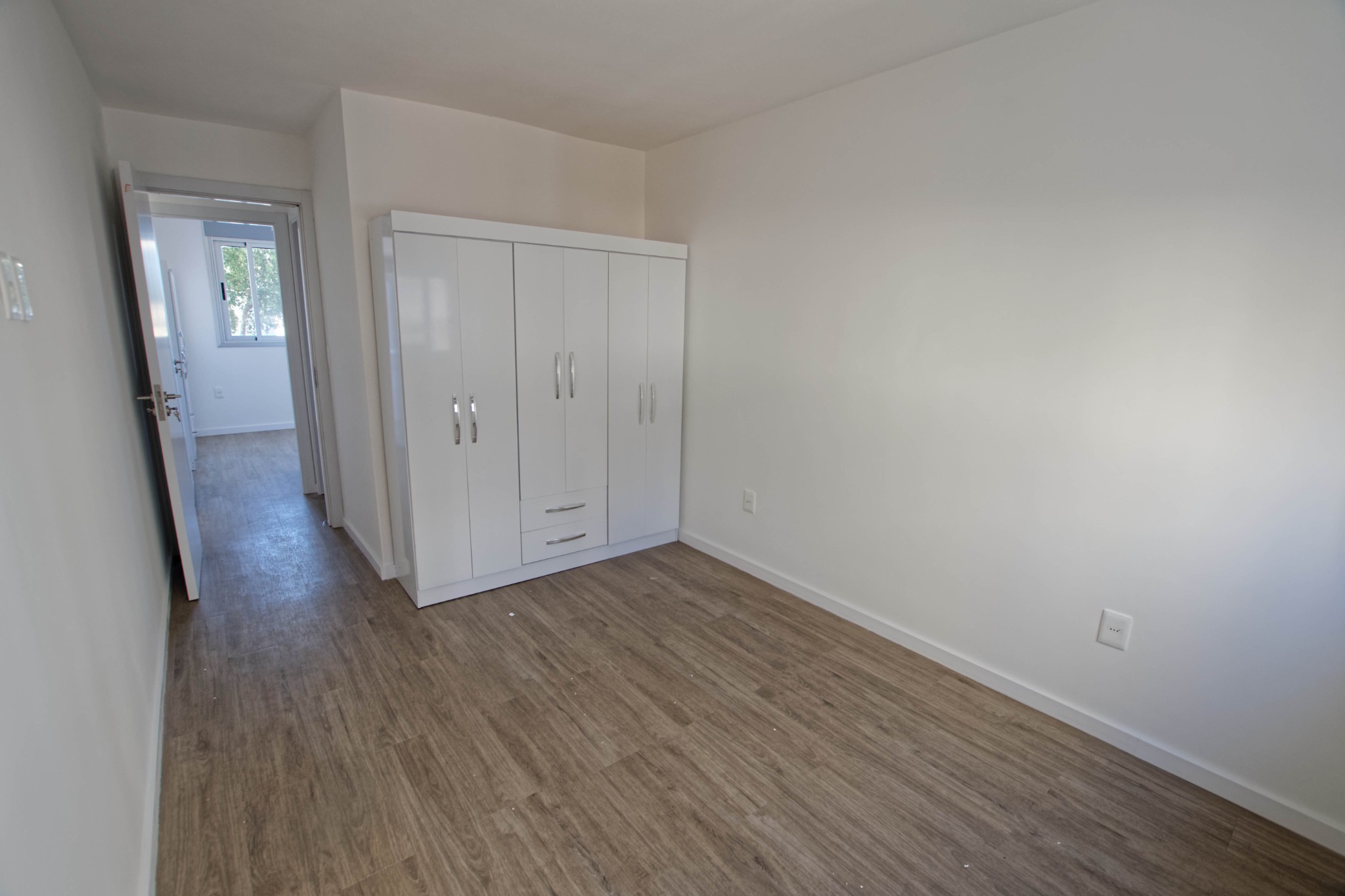 EXCLUSIVO APARTAMENTO DE 2 DORMITORIOS CON GARAGE DOBLE EN TRES CRUCES, A PASOS DEL SHOPPING. · Foto 8