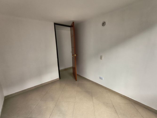 Apartamento de 3 alcobas en venta en Parque Campestre, Soacha, 54 m² · foto 5 de 18