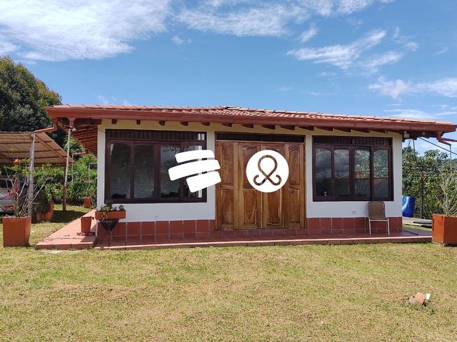 Casa de 3 alcobas en venta en San Jose, Marinilla, 1812 m² · foto 2 de 17