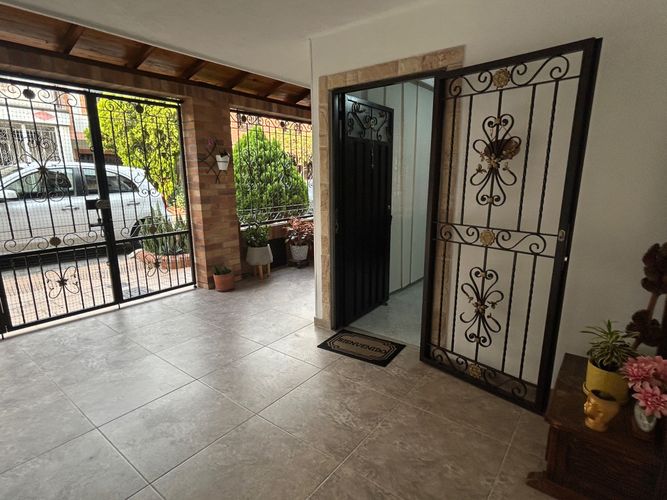 Casa de 4 alcobas en venta en El Dorado, Floridablanca, 115 m² · foto 2 de 20