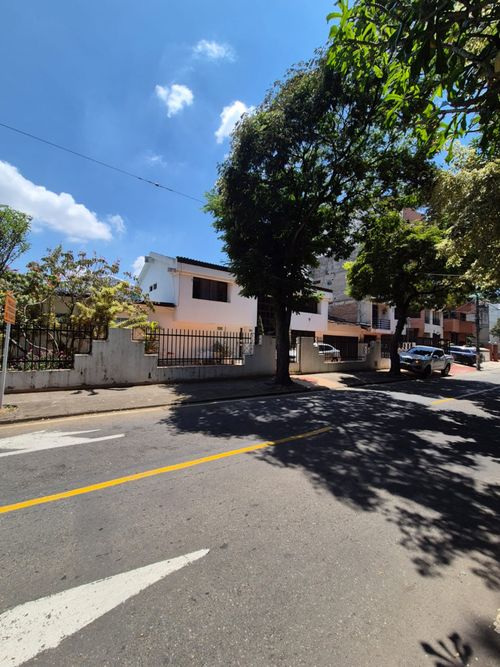 Casa de 5 alcobas en venta en Ciudad Jardin, Cali, 750 m² · foto 18 de 20