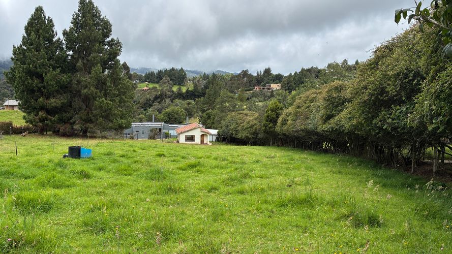Lote en venta en El Libano, La Calera, 3900 m² · foto 2 de 24