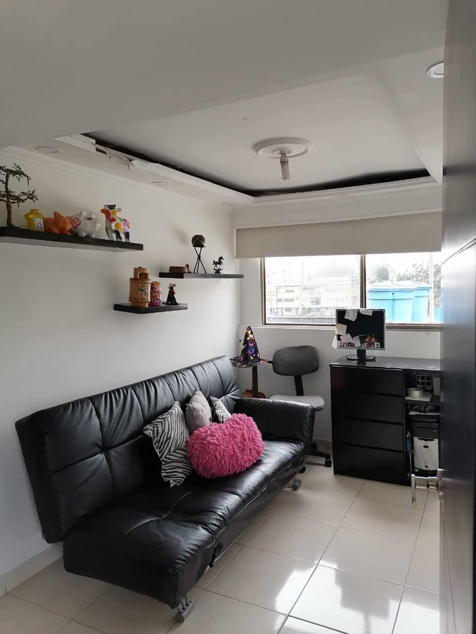 Casa en venta en Engativá, Bogotá · foto 2 de 20