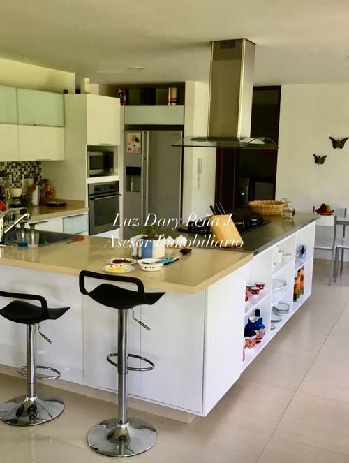 Casa de 5 alcobas en venta en Ruitoque, Piedecuesta, 640 m² · foto 3 de 11