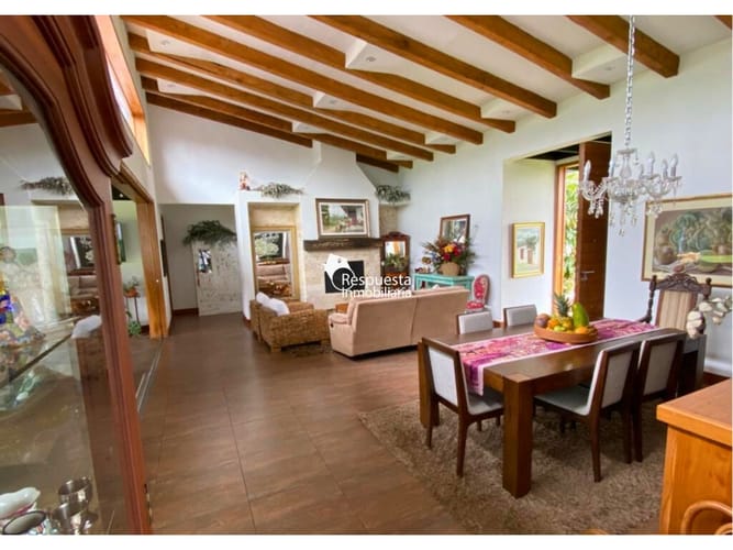 Casa de 3 alcobas en venta en Lomitas, La Ceja, 375 m² · foto 2 de 24