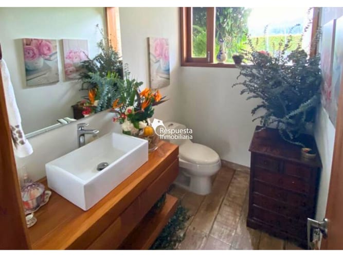 Casa de 3 alcobas en venta en Lomitas, La Ceja, 375 m² · foto 10 de 24