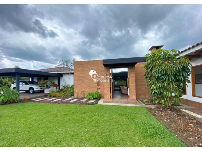 Casa de 3 alcobas en venta en Lomitas, La Ceja, 375 m² · foto 11 de 24
