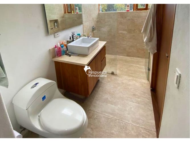 Casa de 3 alcobas en venta en Lomitas, La Ceja, 375 m² · foto 17 de 24