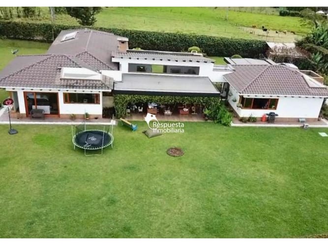 Casa de 3 alcobas en venta en Lomitas, La Ceja, 375 m² · foto 24 de 24