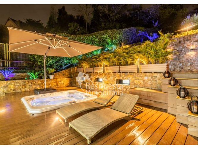 Casa de 5 alcobas en venta en Las Palmas, Medellín, 820 m² · foto 2 de 14