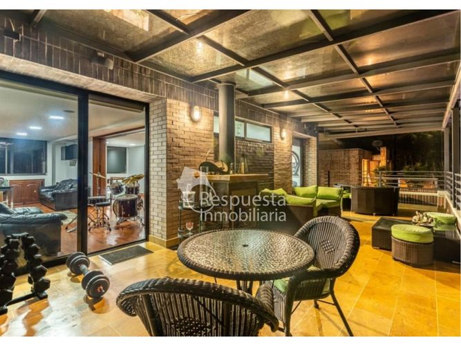 Casa de 5 alcobas en venta en Las Palmas, Medellín, 820 m² · foto 3 de 14