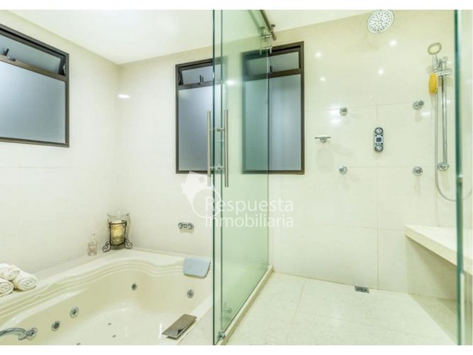 Casa de 5 alcobas en venta en Las Palmas, Medellín, 820 m² · foto 13 de 14