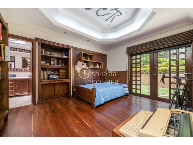 Casa de 5 alcobas en venta en El Campestre, Medellín, 650 m² · foto 23 de 24