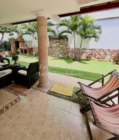 Casa de 5 alcobas en venta en Cañaveral, Floridablanca, 379 m² · foto 2 de 15