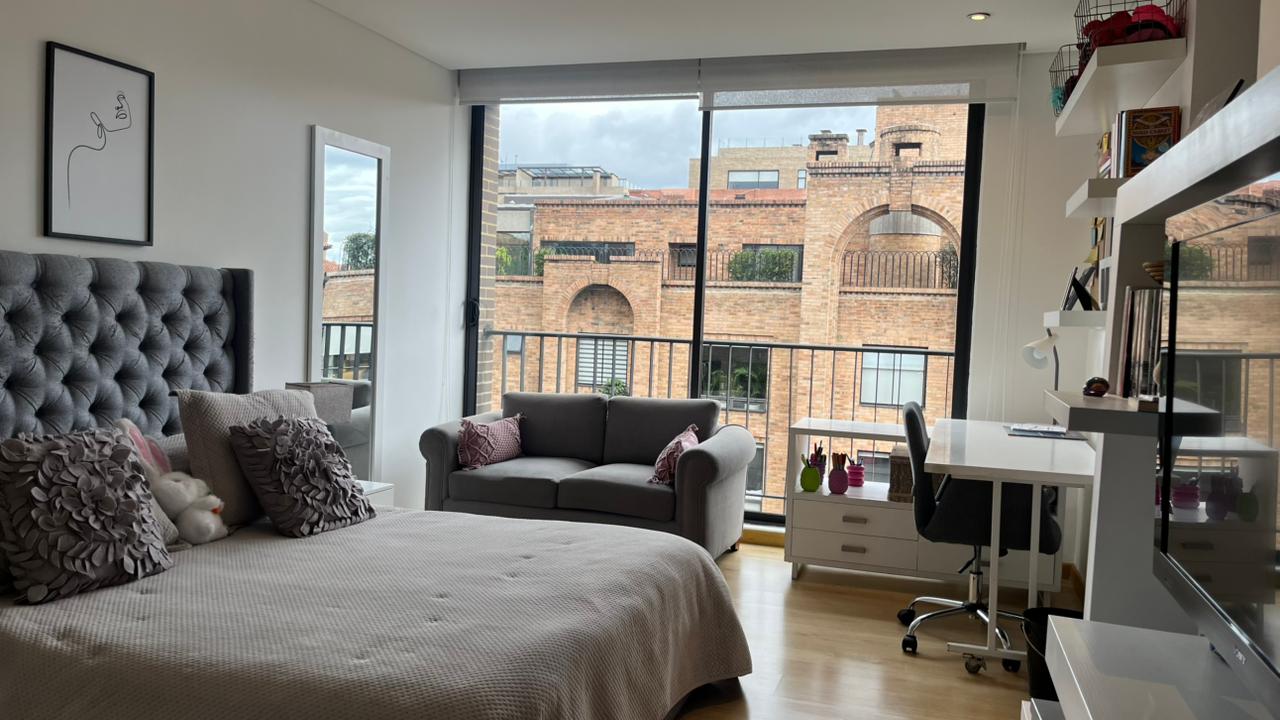 Apartamento en venta en La Carolina, Bogotá · foto 3 de 14
