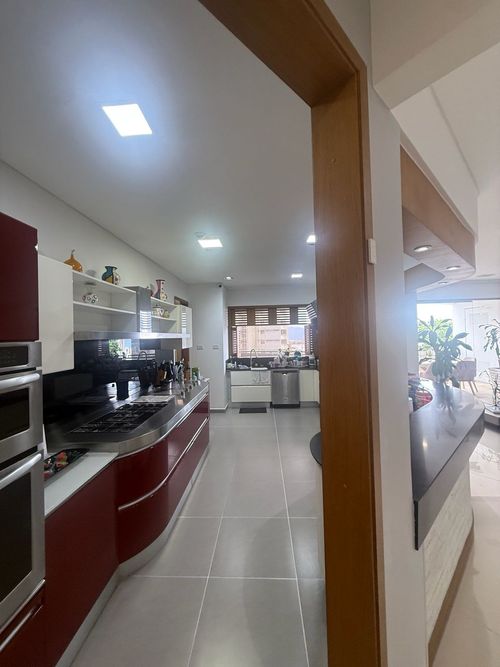 Apartamento de 4 alcobas en venta en Cabecera Del Llano, Bucaramanga, 264 m² · foto 2 de 24