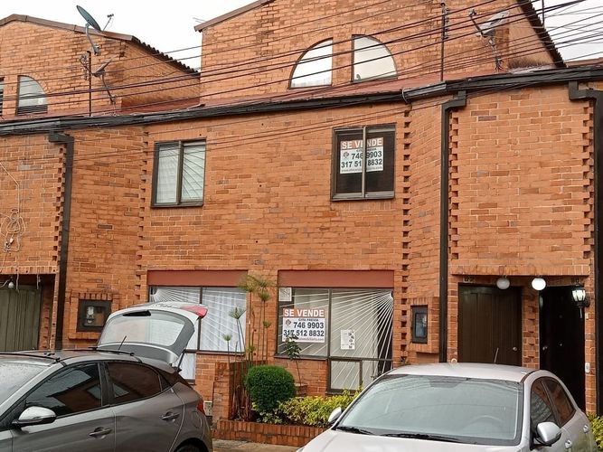 Casa de 3 alcobas en venta en Agrupacion La Cofradia, Bogotá, 72 m² · foto 3 de 24
