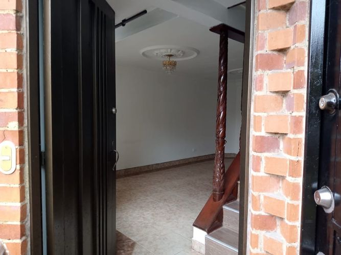 Casa de 3 alcobas en venta en Agrupacion La Cofradia, Bogotá, 72 m² · foto 4 de 24