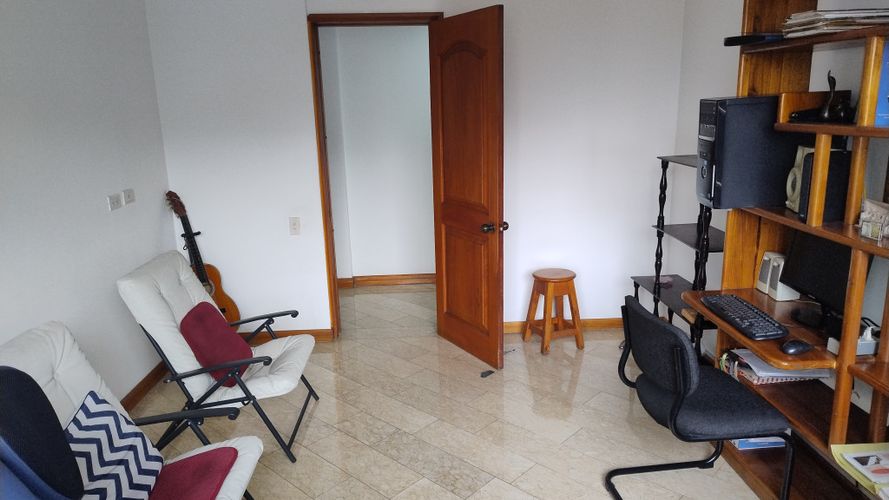 Apartamento de 4 alcobas en venta en Castropol, Medellín, 165 m² · foto 12 de 23