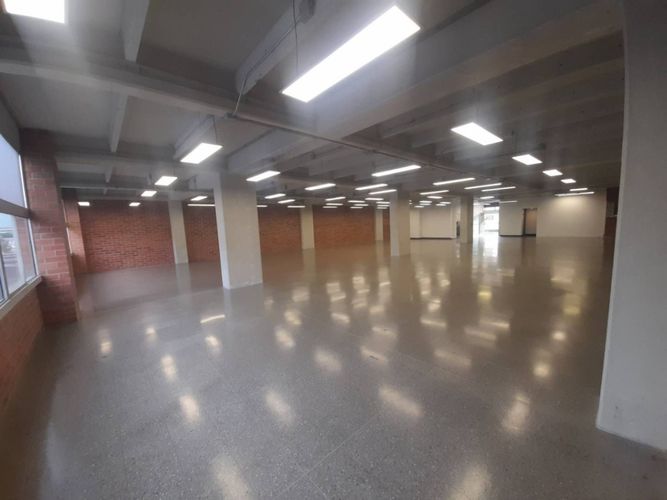 Oficina en arriendo en El Poblado, Medellín, 194 m² · foto 9 de 24