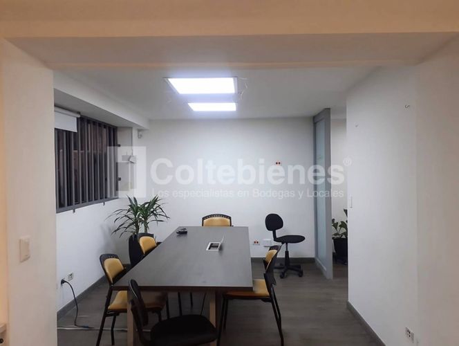 Local en arriendo en El Poblado, Medellín, 74 m² · foto 3 de 9