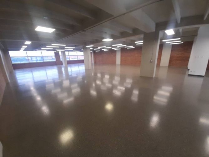 Oficina en arriendo en El Poblado, Medellín, 231 m² · foto 8 de 24