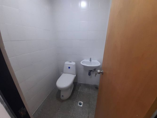 Oficina en arriendo en El Poblado, Medellín, 693 m² · foto 23 de 24