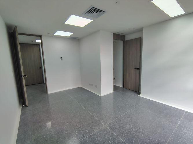 Consultorio en venta en El Poblado, Medellín, 30 m² · foto 4 de 7