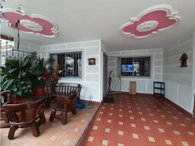 Casa de 3 alcobas en venta en Niza, Floridablanca, 240 m² · foto 3 de 14