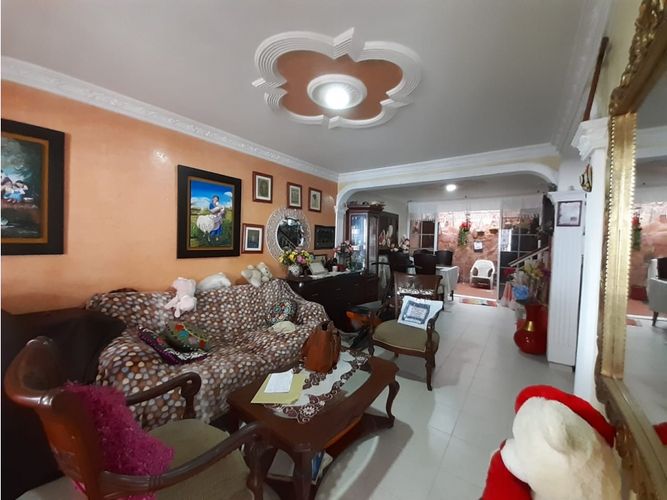 Casa de 3 alcobas en venta en Niza, Floridablanca, 240 m² · foto 4 de 14