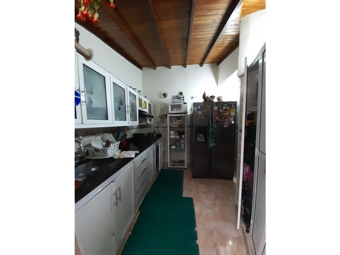 Casa de 3 alcobas en venta en Niza, Floridablanca, 240 m² · foto 6 de 14