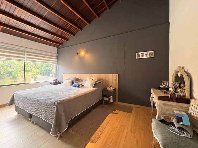 Casa de 4 alcobas en arriendo en El Poblado, Medellín, 248 m² · foto 11 de 18