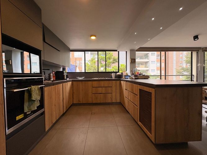 Casa de 4 alcobas en arriendo en El Poblado, Medellín, 248 m² · foto 4 de 18