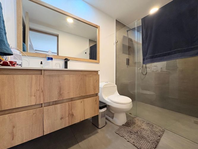 Casa de 4 alcobas en arriendo en El Poblado, Medellín, 248 m² · foto 14 de 18
