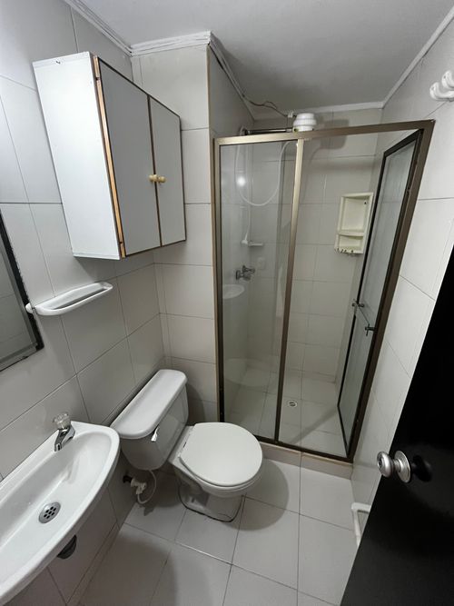Apartaestudio en venta en Santa Sofia, Bogotá, 29 m² · foto 9 de 13